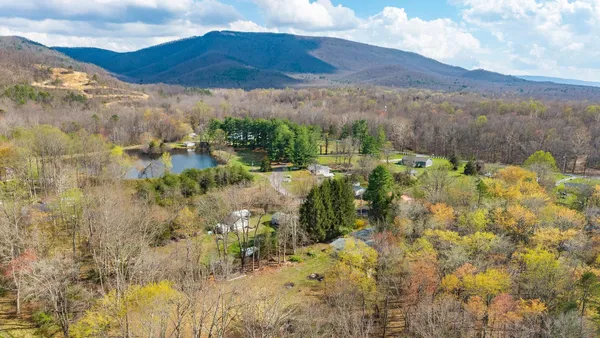 $229,900 | 440 Lake Drive, Crimora, VA 24431
