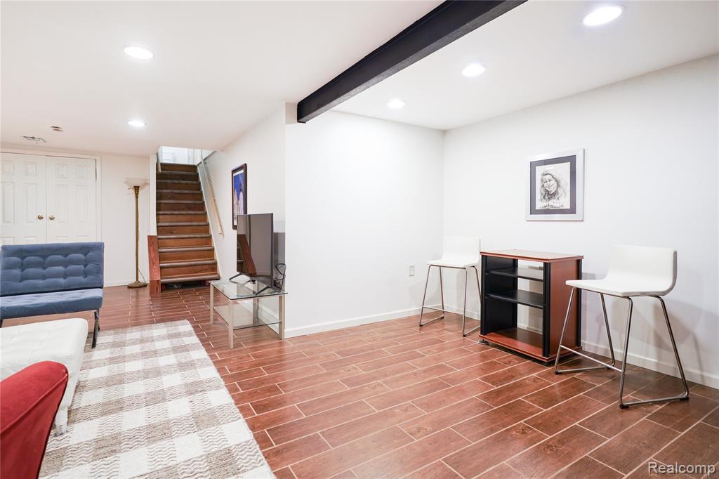 34361 Quaker Valley Road Farmington Hills, MI 48331 - Photo 51 of 62 Gallery Image 51