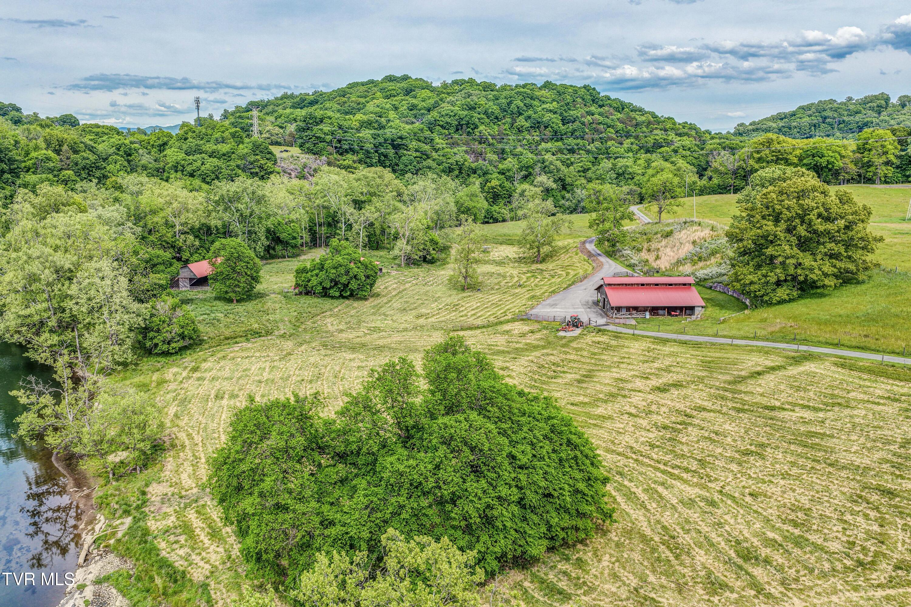 373 Dalewood Road Johnson City, TN 37601 - Photo 19 of 129 DJI_20260505163445_0843_D_4_D_5_D_6_D_7_