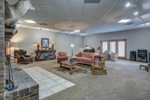 $5,000,000 | 373 Dalewood Road, Johnson City, TN 37601