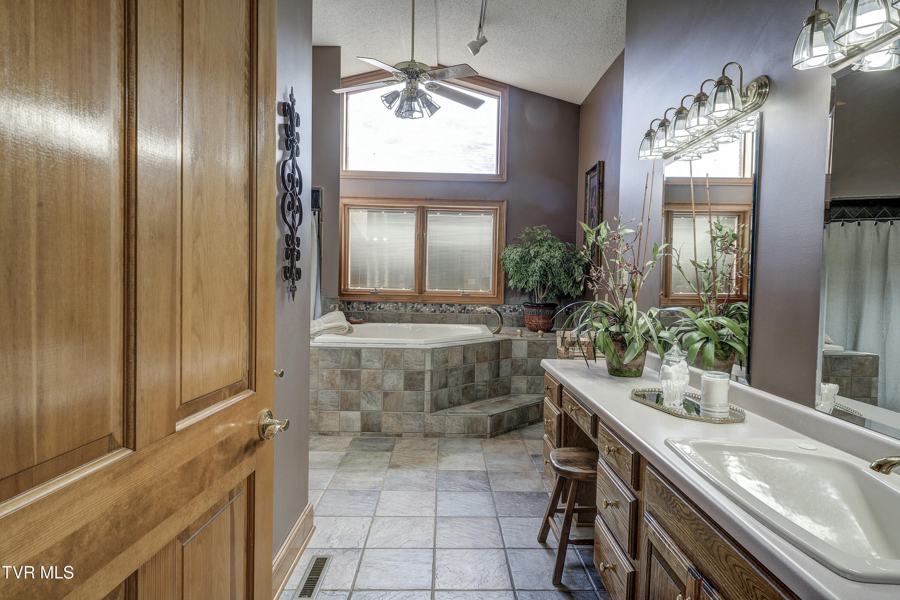 373 Dalewood Road Johnson City, TN 37601 - Photo 79 of 129 tempImagecpmGkp