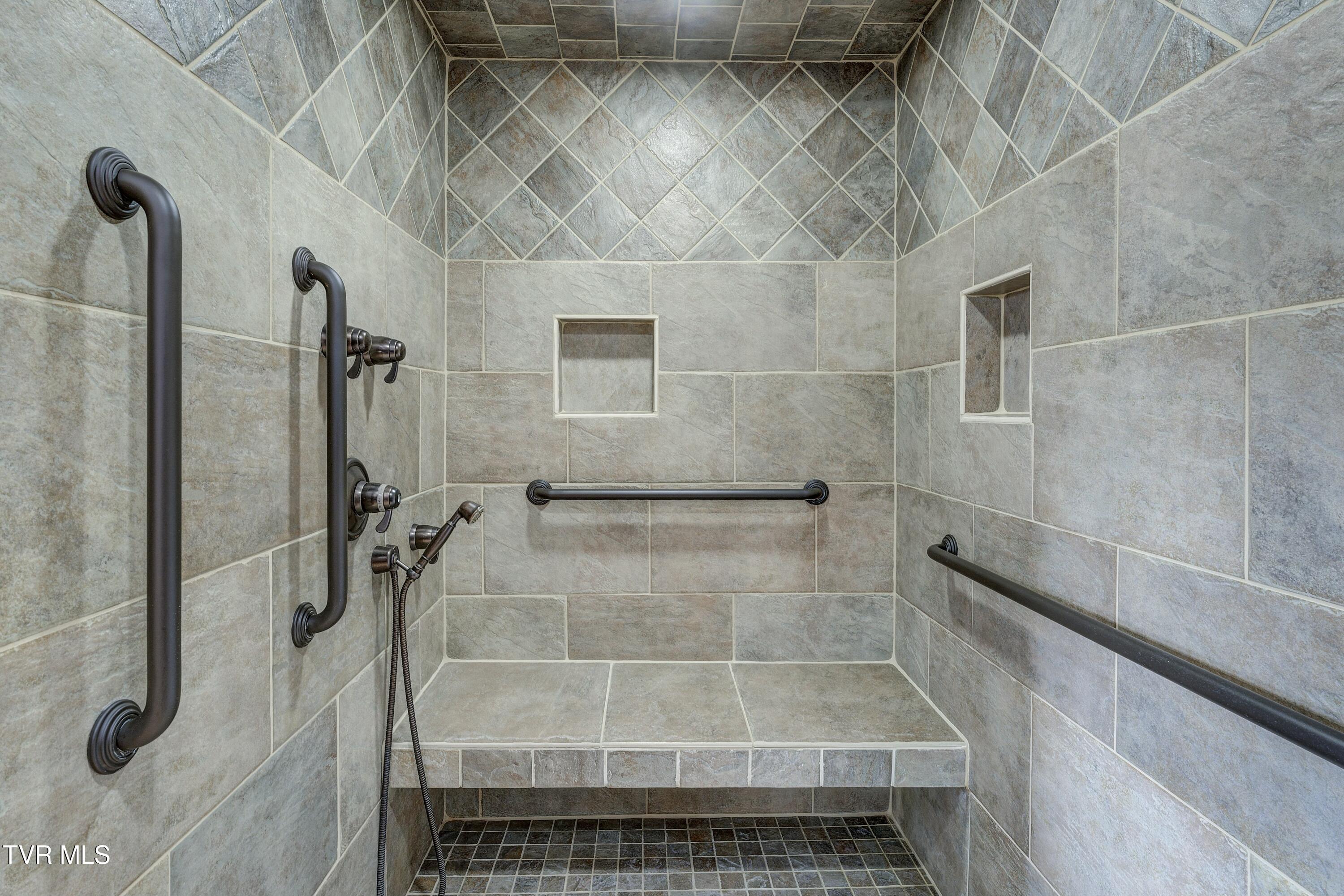 373 Dalewood Road Johnson City, TN 37601 - Photo 84 of 129 tempImageJLvWMg