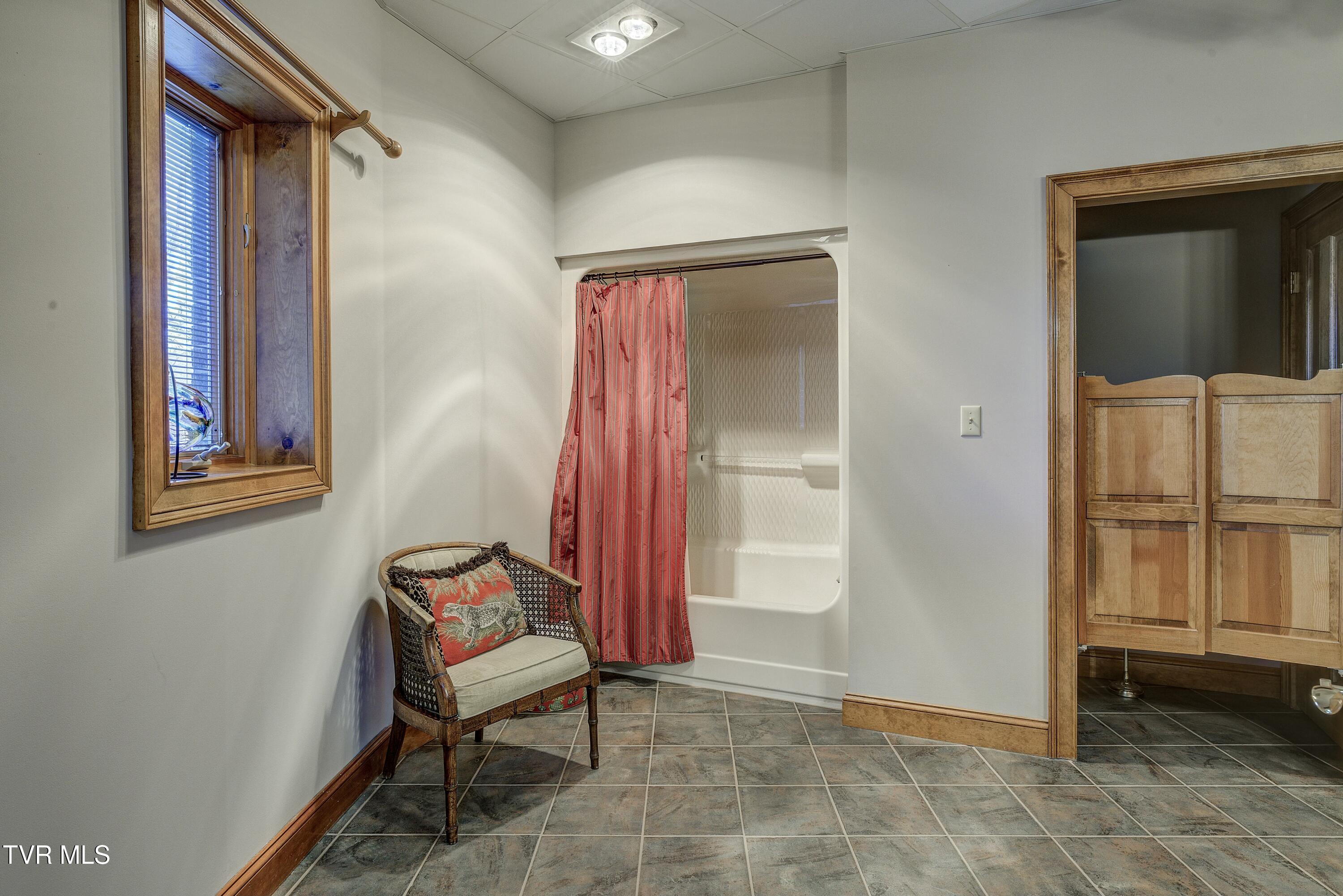 373 Dalewood Road Johnson City, TN 37601 - Photo 92 of 129 tempImageGeO98v
