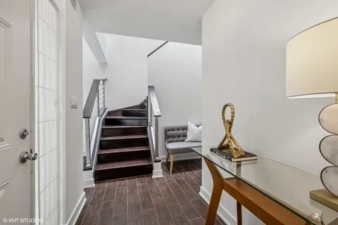 $875,000 | 1967 North Maud Avenue, Unit A, Chicago, IL 60614