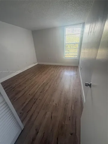 $2,400 | 8820 Fontainebleau Boulevard, Unit 302, Miami, FL 33172