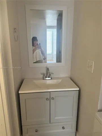 $2,400 | 8820 Fontainebleau Boulevard, Unit 302, Miami, FL 33172