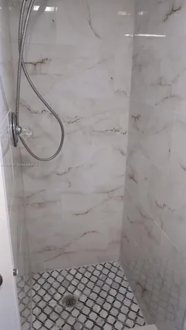 $2,400 | 8820 Fontainebleau Boulevard, Unit 302, Miami, FL 33172