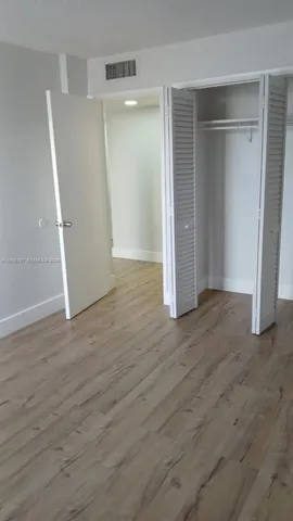 $2,400 | 8820 Fontainebleau Boulevard, Unit 302, Miami, FL 33172