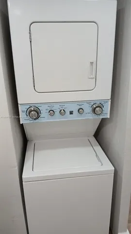 $2,400 | 8820 Fontainebleau Boulevard, Unit 302, Miami, FL 33172