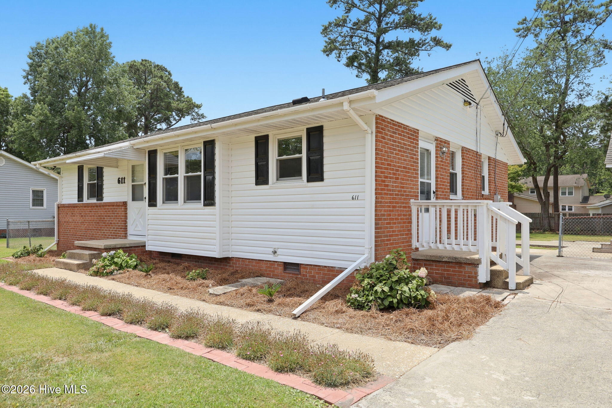 611 Decatur Road Jacksonville, NC 28540 - Photo 2 of 37