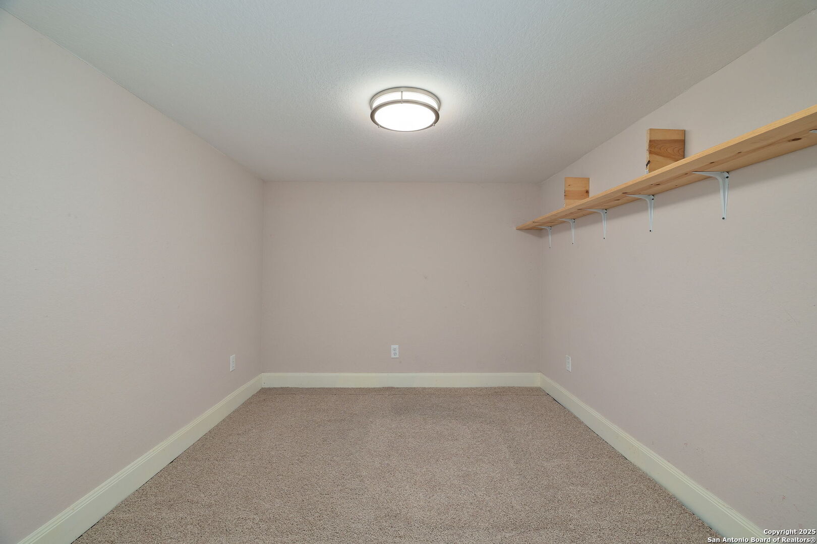 11235 Indian Caves Helotes, TX 78023 - Photo 41 of 45 a view of a small space