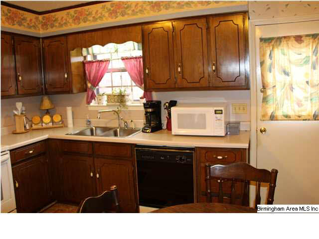 129 Hickory Street Alabaster, AL 35114 - Photo 8 of 29