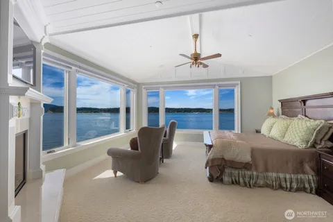 $8,900,000 | 1114 B Avenue, Anacortes, WA 98221
