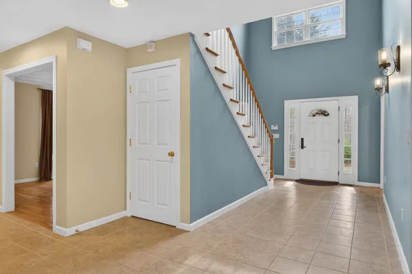 $899,900 | 223 Bolt Hill Road, Eliot, ME 03903
