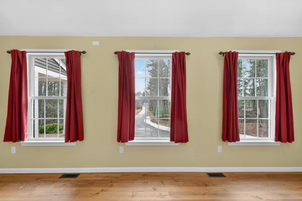 $899,900 | 223 Bolt Hill Road, Eliot, ME 03903