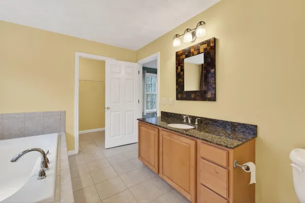 $899,900 | 223 Bolt Hill Road, Eliot, ME 03903