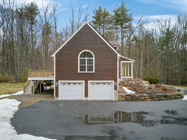 $899,900 | 223 Bolt Hill Road, Eliot, ME 03903