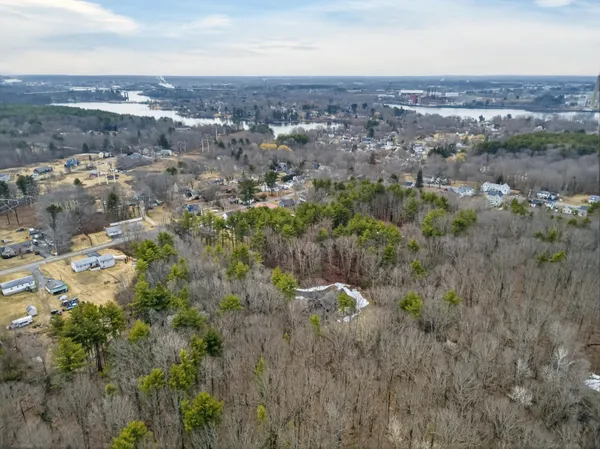 $899,900 | 223 Bolt Hill Road, Eliot, ME 03903