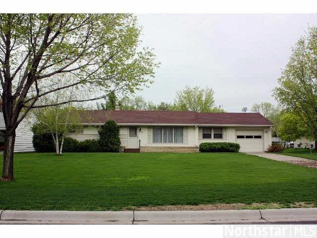2133 Roth Place White Bear Lake, MN 55110 - Photo 1 of 16 Gallery Image 1