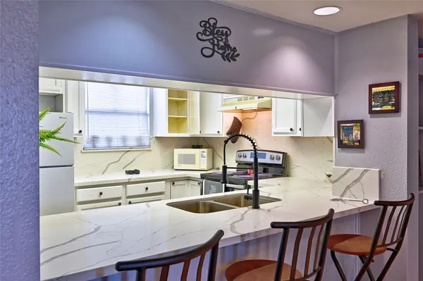 $99,900 | 14777 Wunderlich Drive, Unit 808, Houston, TX 77069