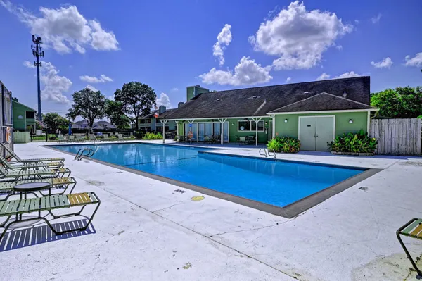 $99,900 | 14777 Wunderlich Drive, Unit 808, Houston, TX 77069