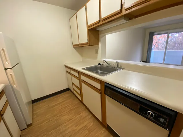 $1,629 | 145 Eastern Avenue, Unit 303, Manchester, NH 03104