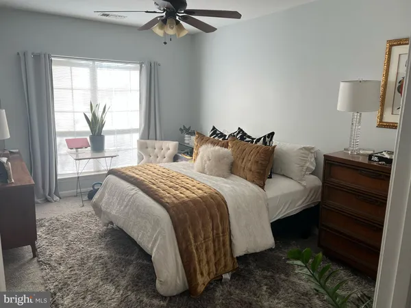 $2,550 | 4561 Strutfield Lane, Unit 3302, Alexandria, VA 22311