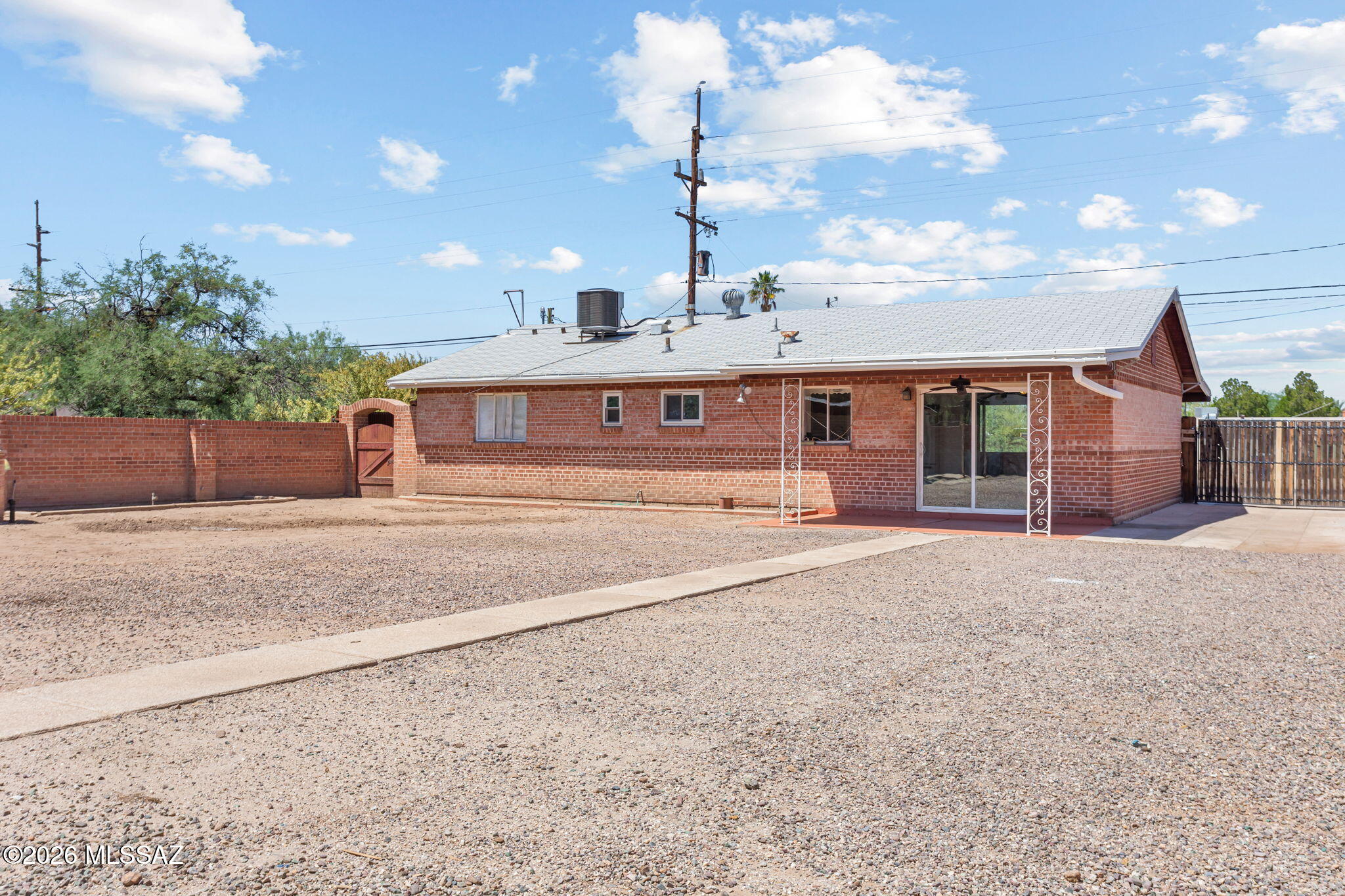 918 East Roger Road Tucson, AZ 85719 - Photo 2 of 28 Gallery Image 2