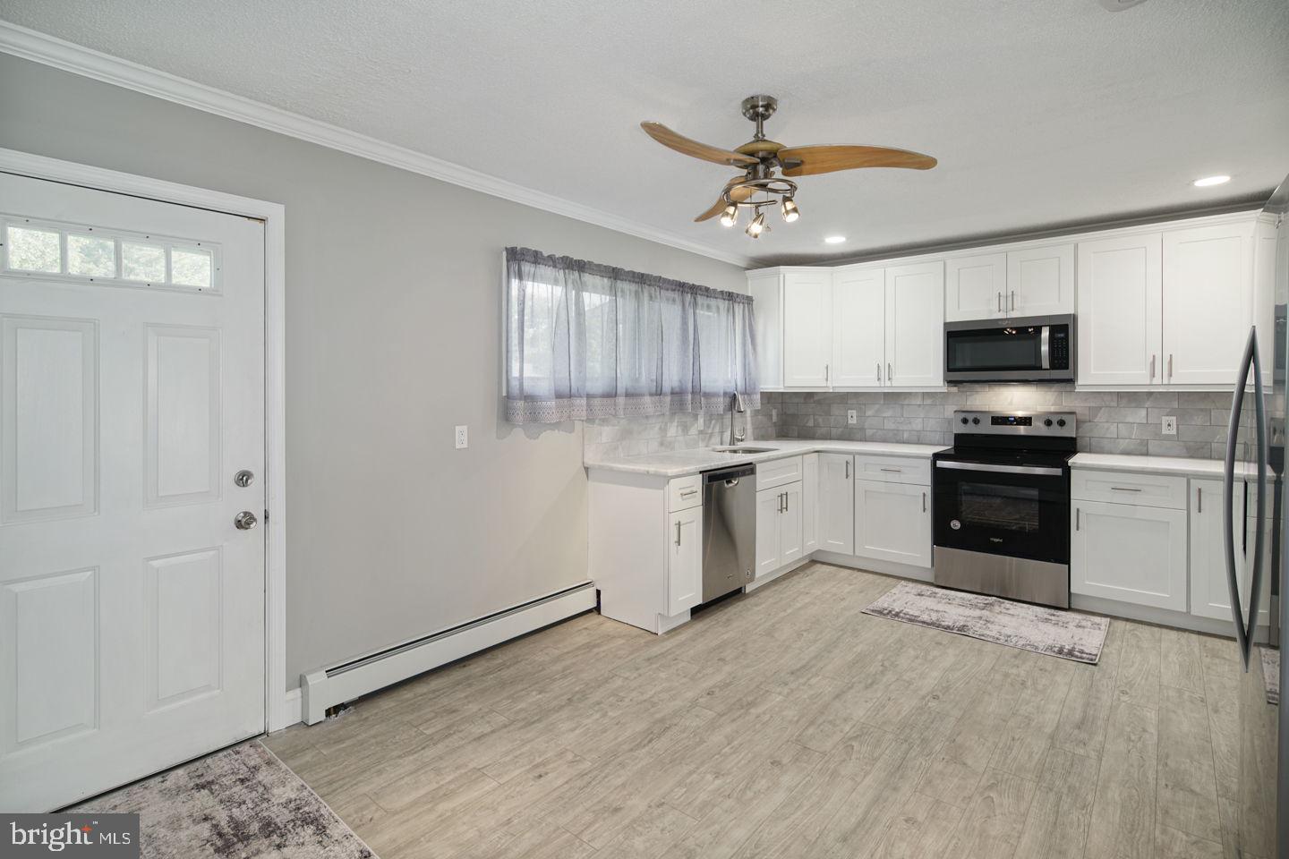 61 Idlewild Road Levittown, PA 19057 - Photo 8 of 24 Kitchen