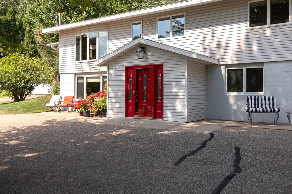 N4438 County Rd Y Menomonie, WI 54751 - Photo 3 of 56 Gallery Image 3