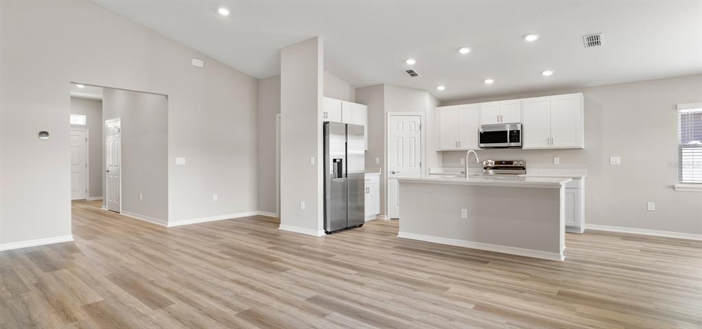 35397 Coventry Flds Loop Zephyrhills, FL 33541 - Photo 5 of 23