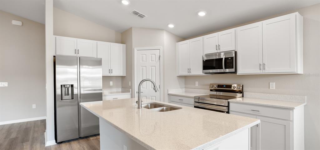 35397 Coventry Flds Loop Zephyrhills, FL 33541 - Photo 9 of 23