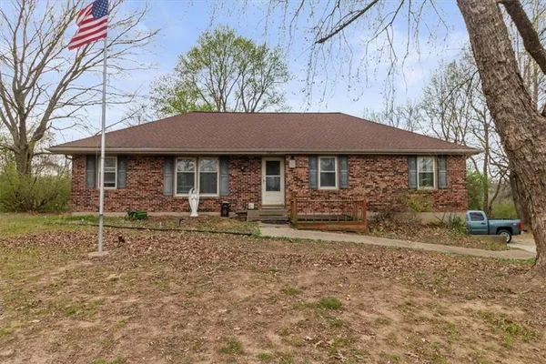 $525,000 | 5212 North Galvin Road, Sibley, MO 64088