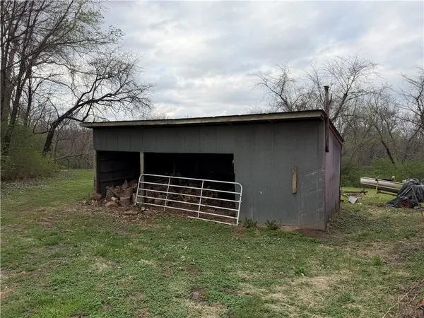 $525,000 | 5212 North Galvin Road, Sibley, MO 64088