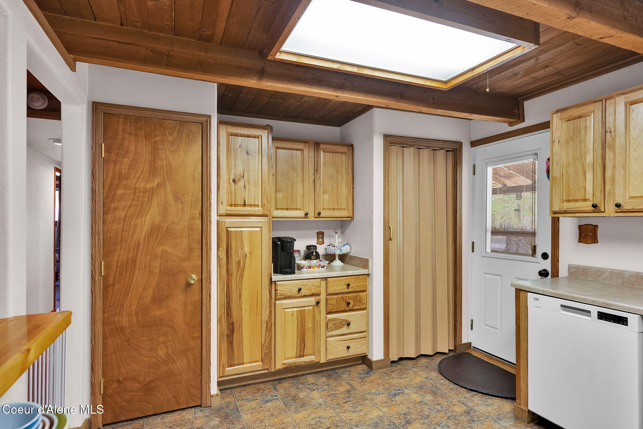 24805 North Cedar Mountain Road Athol, ID 83801 - Photo 15 of 82 Coffee nook