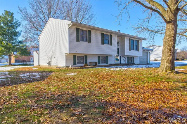 $209,900 | 171 Willowood Road, Litchfield, IL 62056