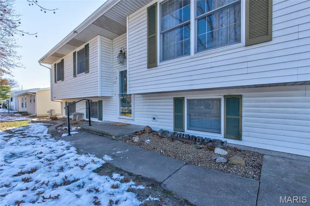 $209,900 | 171 Willowood Road, Litchfield, IL 62056