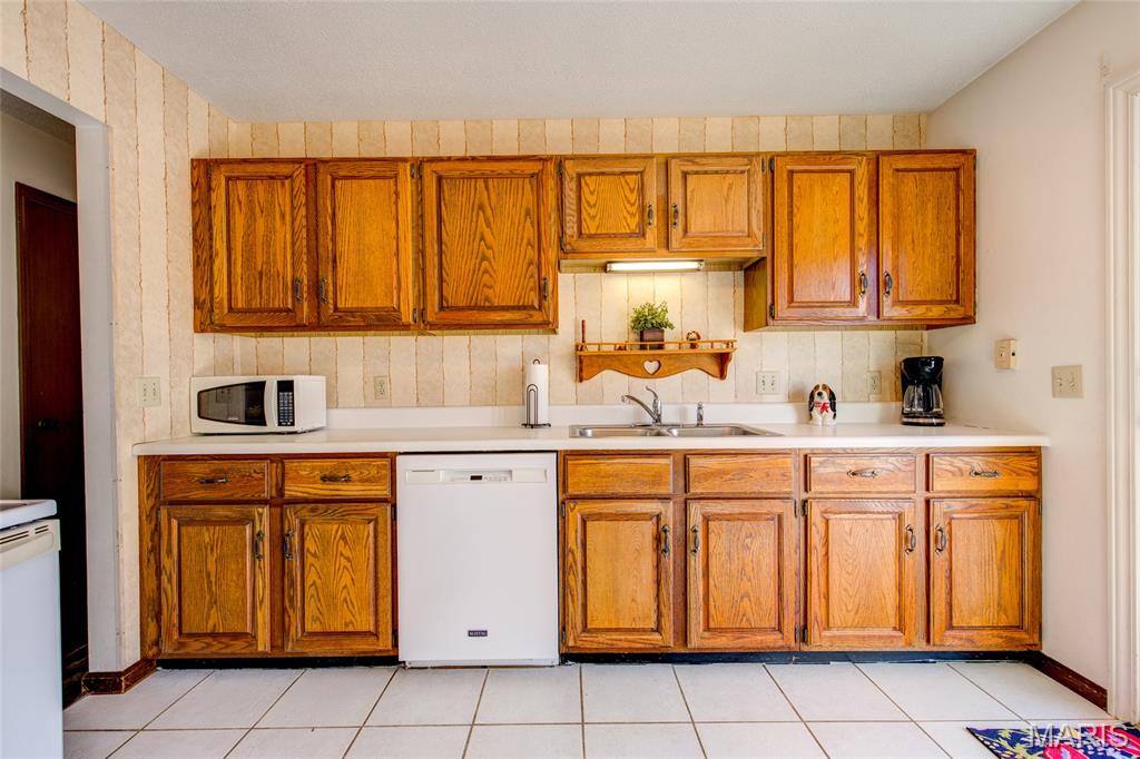 171 Willowood Road Litchfield, IL 62056 - Photo 4 of 43