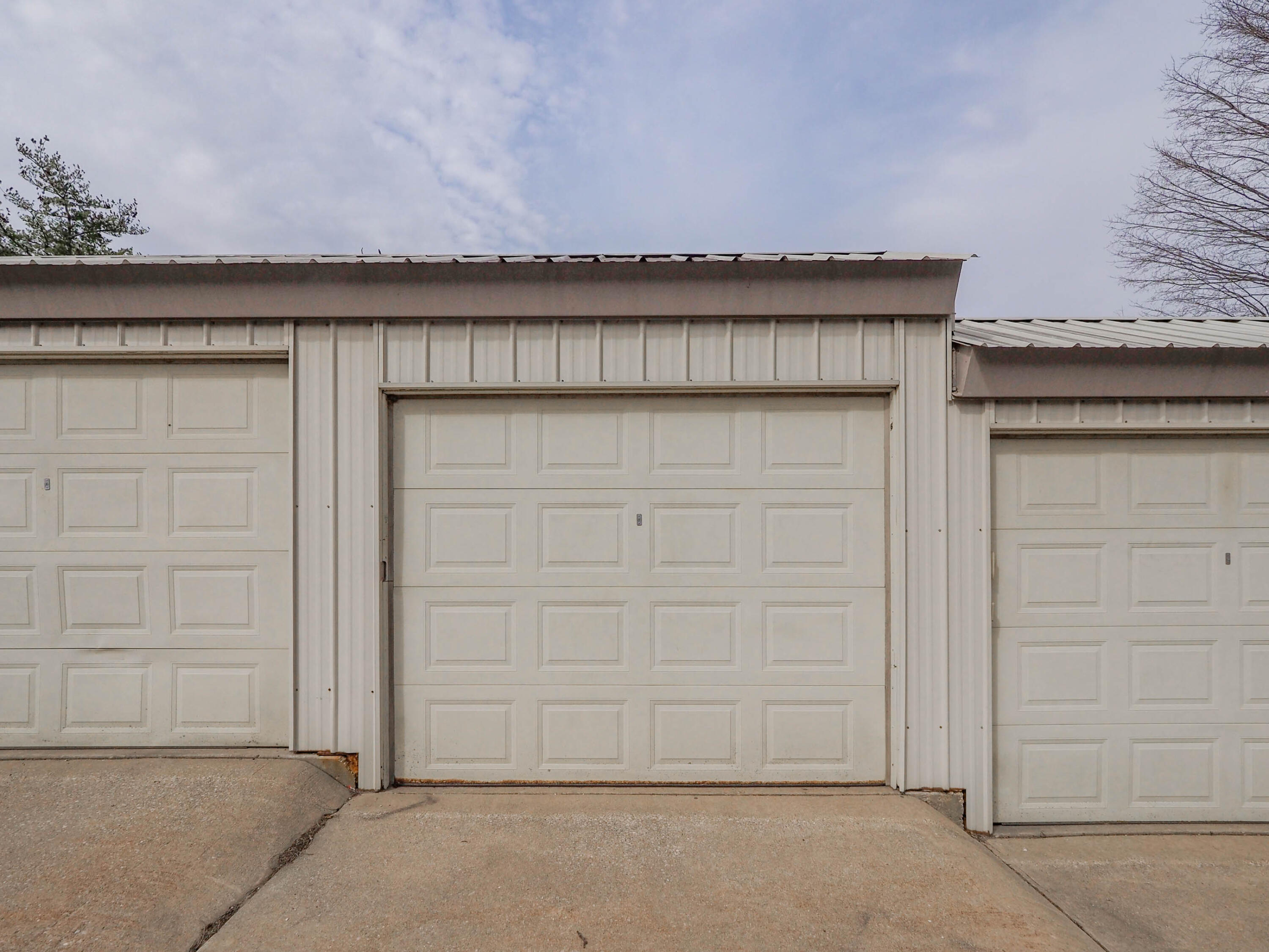 748 West Kilgore Road, Unit 207 Kalamazoo, MI 49008 - Photo 17 of 23 748 W. Kilgore #207-117