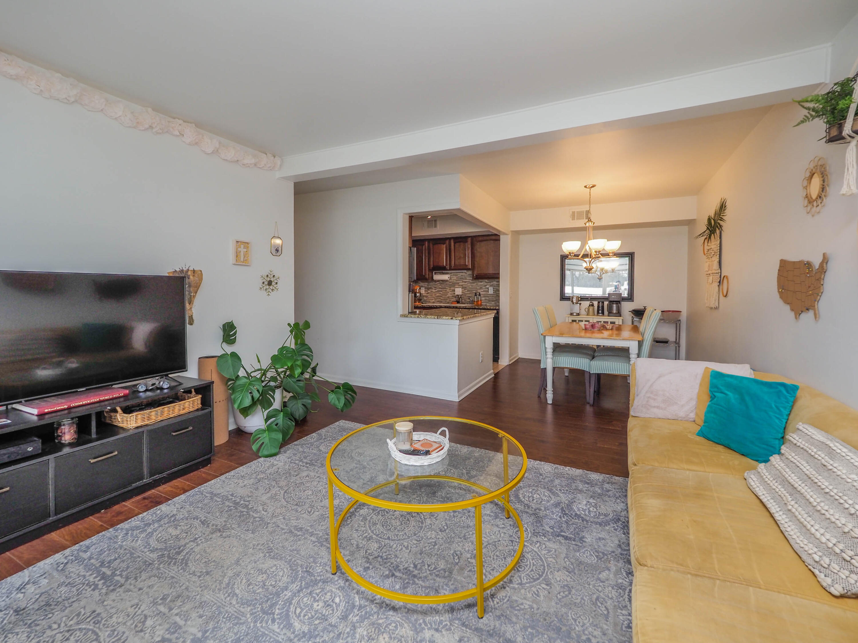 748 West Kilgore Road, Unit 207 Kalamazoo, MI 49008 - Photo 7 of 23 748 W. Kilgore #207-107