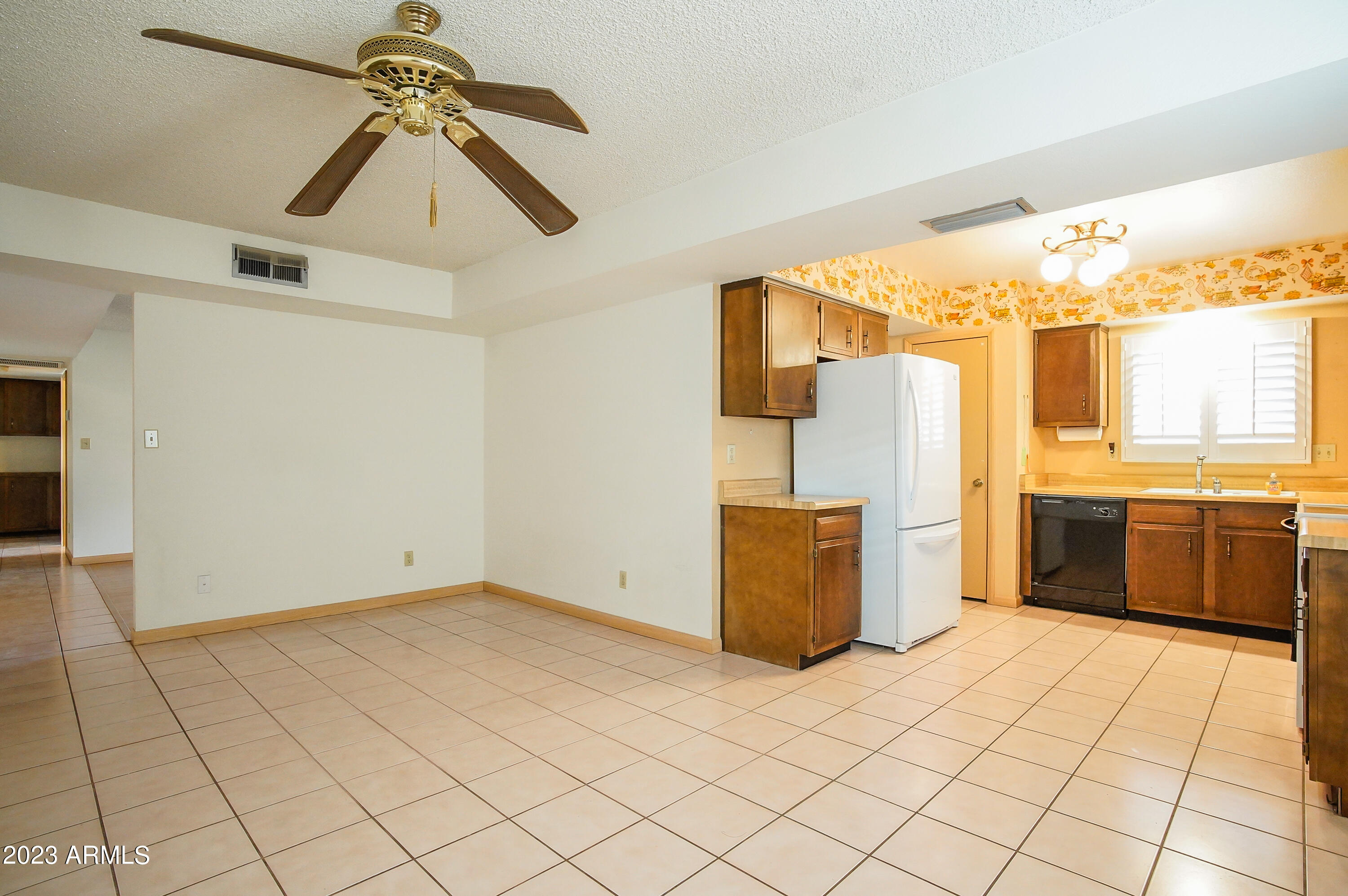 1733 West Decatur Street Mesa, AZ 85201 - Photo 7 of 36 dining room 1