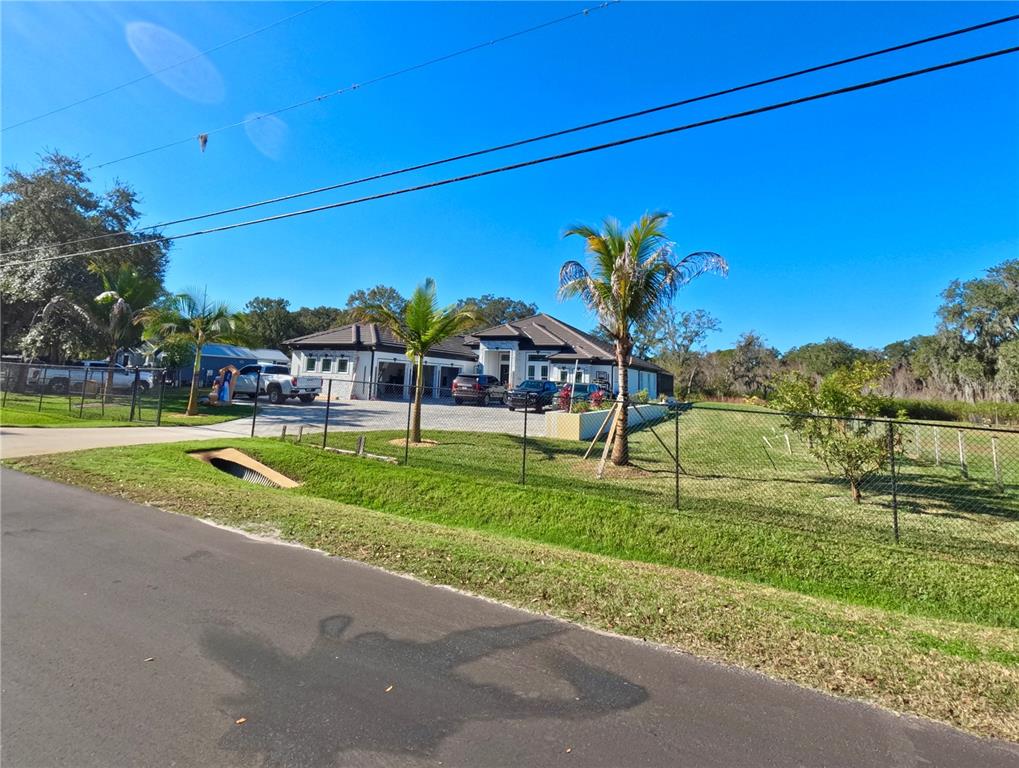 10112 Judy Road Dover, FL 33527 - Photo 6 of 50