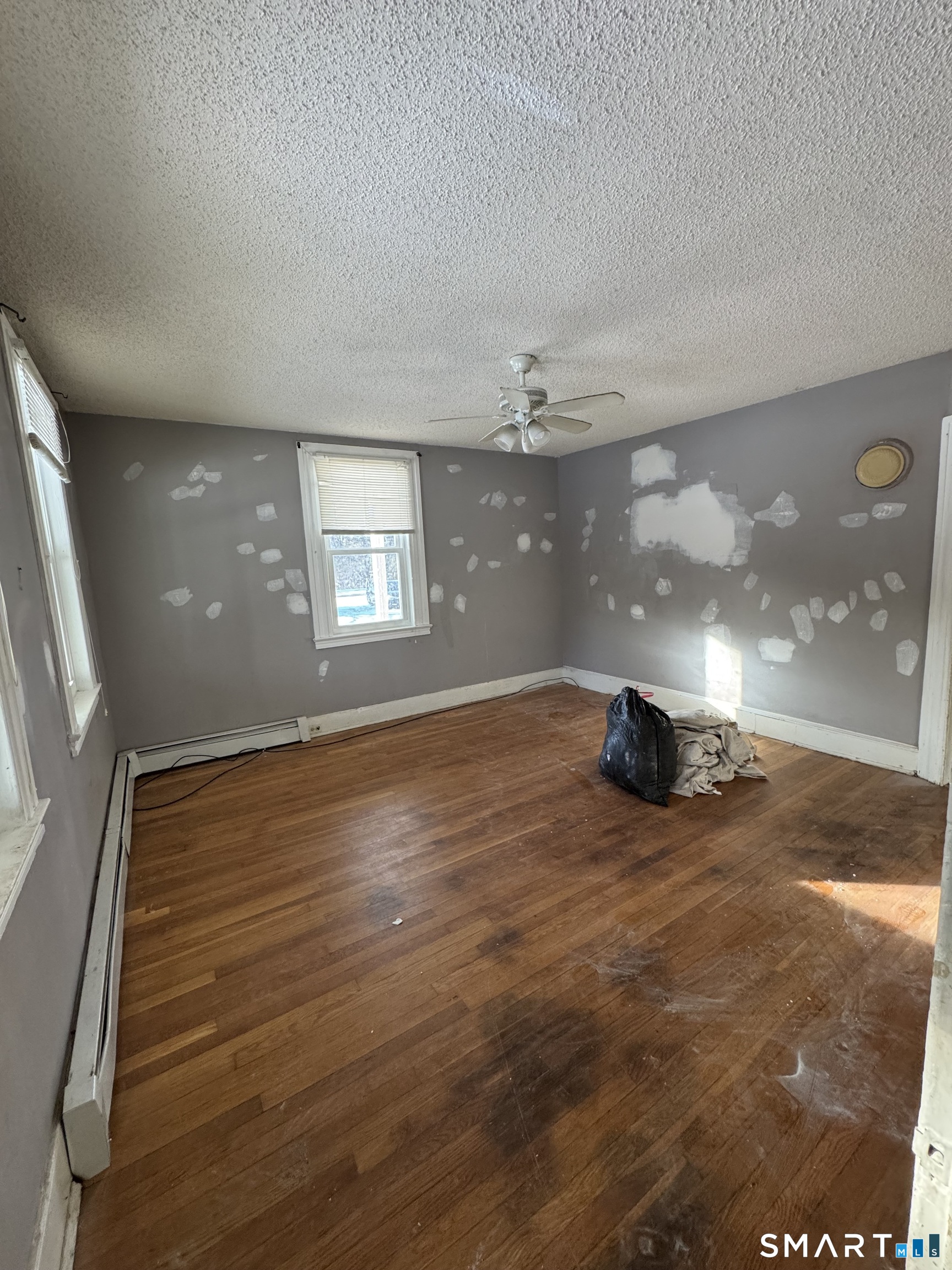 131 River Road Willington, CT 06279 - Photo 27 of 32 Apartment B - Living room