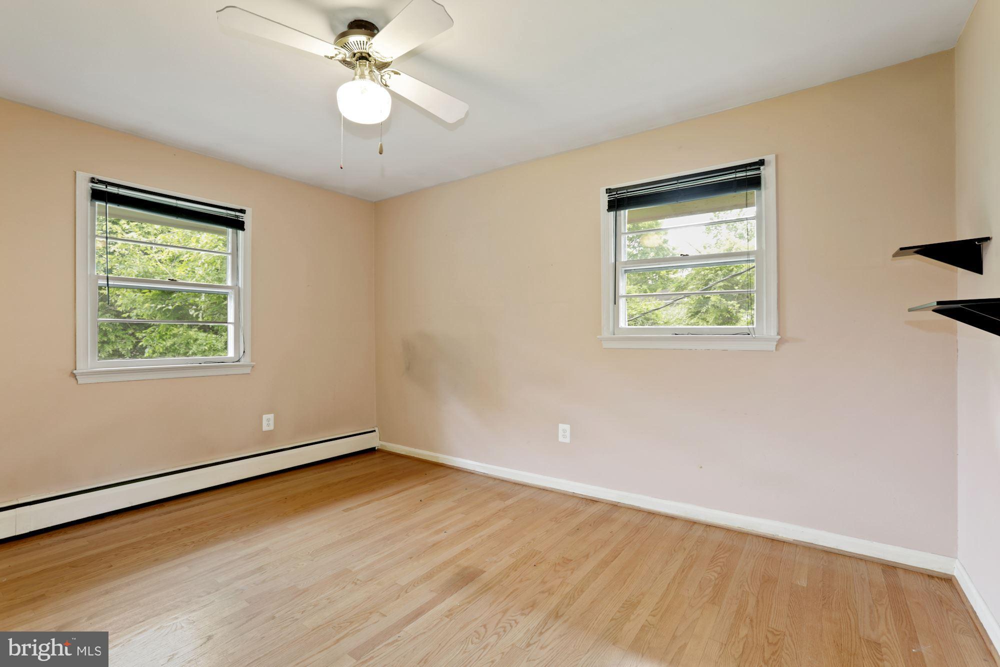 4200 Buckman Road Alexandria, VA 22309 - Photo 12 of 32 Upstairs bedroom 2