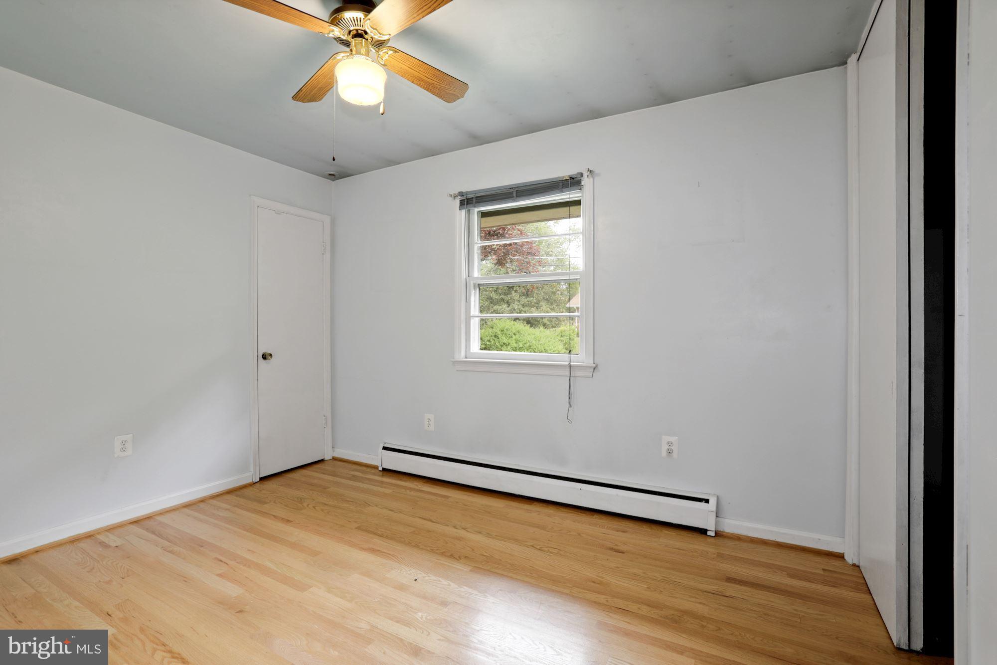 4200 Buckman Road Alexandria, VA 22309 - Photo 10 of 32 Upstairs bedroom 1