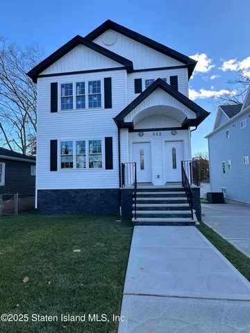 $1,489,888 | 552 Drumgoole Road East | Greenridge