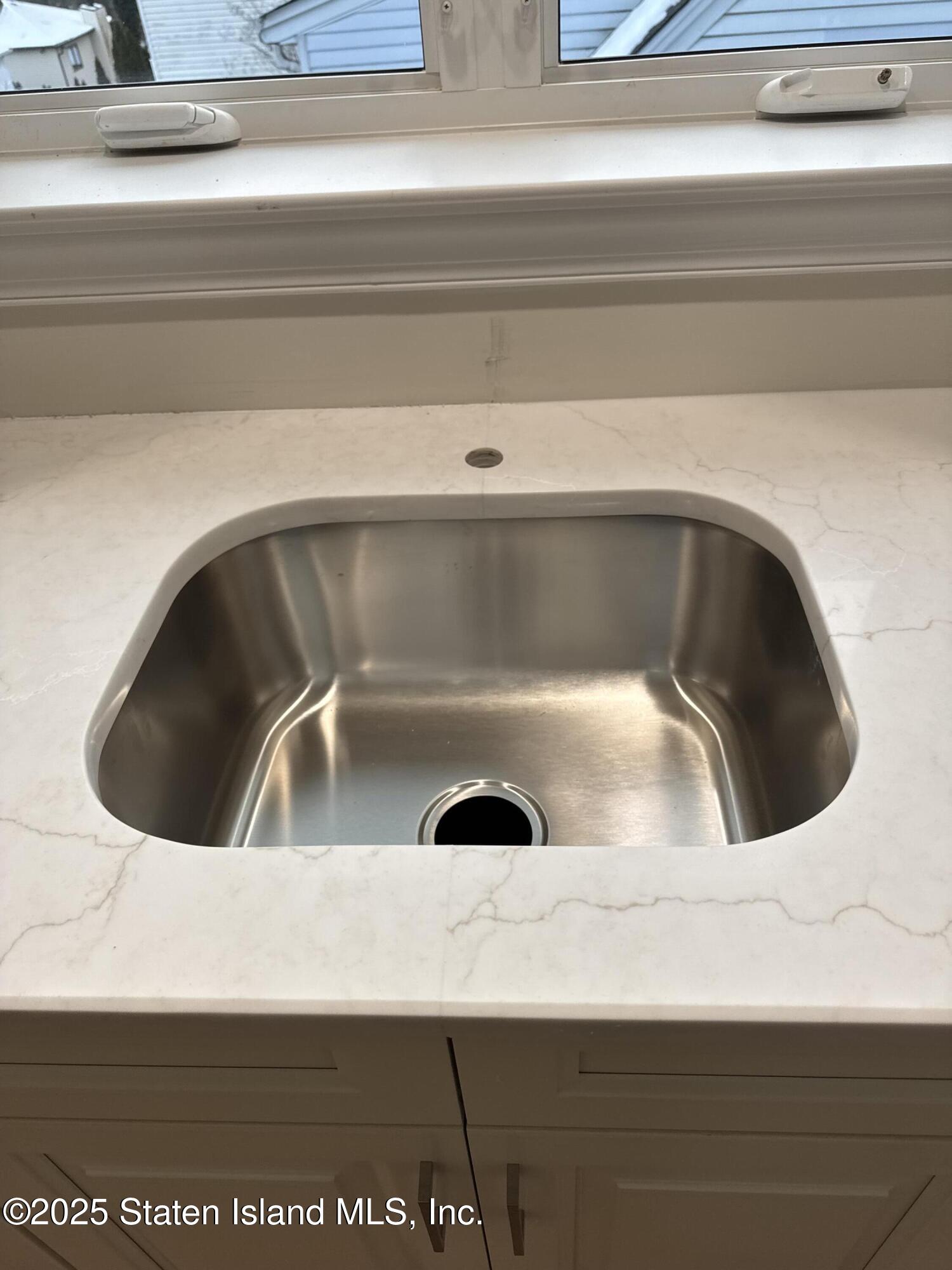 552 Drumgoole Road East Staten Island, NY 10312 - Photo 12 of 25 sink