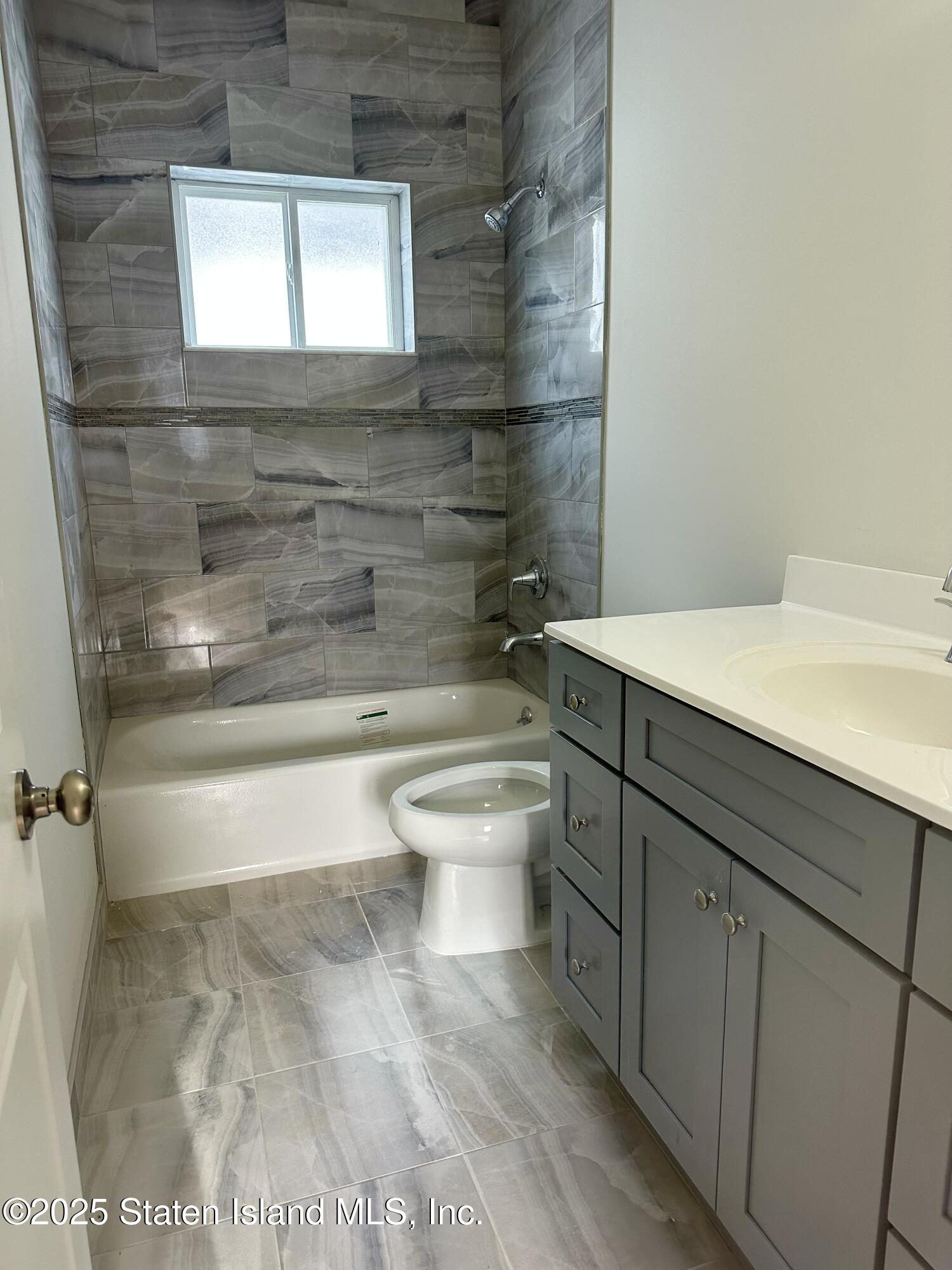 552 Drumgoole Road East Staten Island, NY 10312 - Photo 13 of 25 main bath 2