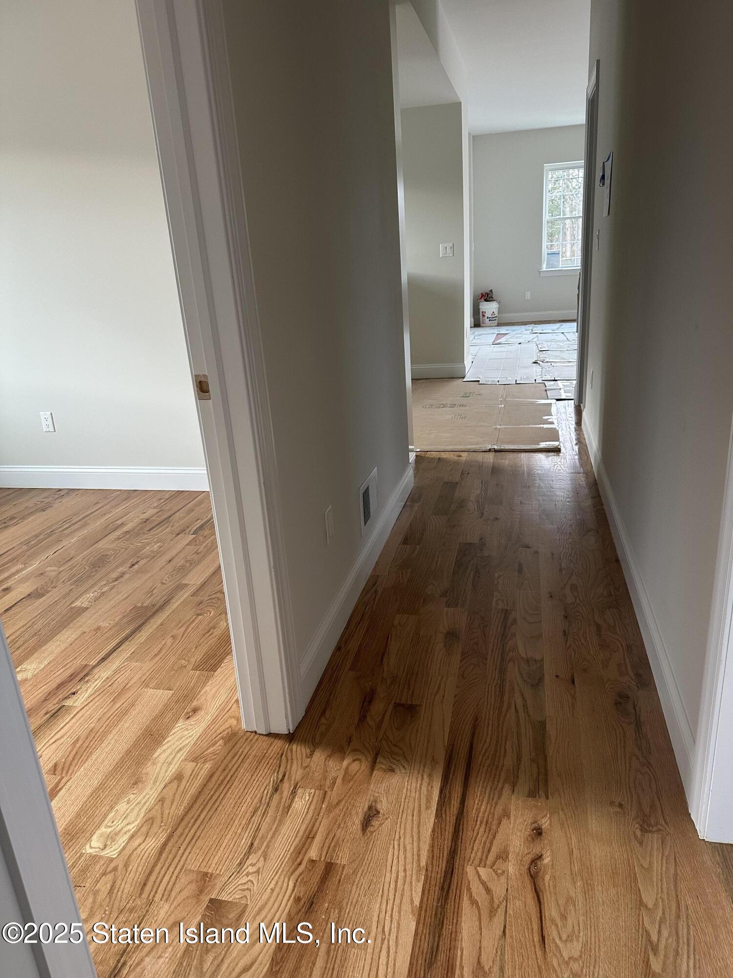 552 Drumgoole Road East Staten Island, NY 10312 - Photo 17 of 25 Hallway