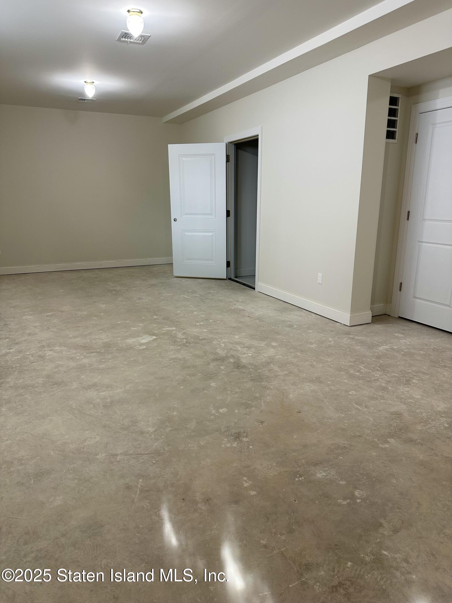 552 Drumgoole Road East Staten Island, NY 10312 - Photo 20 of 25 Basement